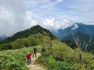 Read more about the article Chained Up⛓️– Conquering Western Japan’s Highest Peak